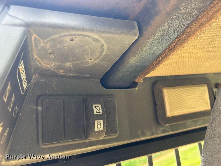 image for item EV2935 2006 Caterpillar 252B skid steer loader