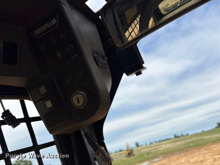 image for item EV2935 2006 Caterpillar 252B skid steer loader