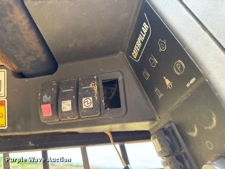 image for item EV2935 2006 Caterpillar 252B skid steer loader