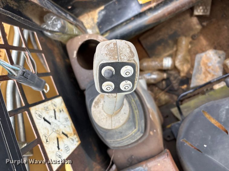 image for item EV2935 2006 Caterpillar 252B skid steer loader