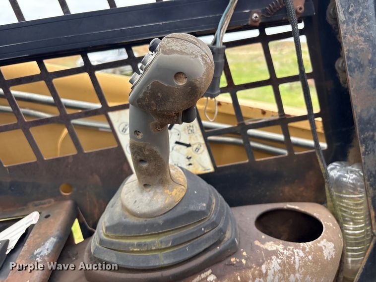 image for item EV2935 2006 Caterpillar 252B skid steer loader