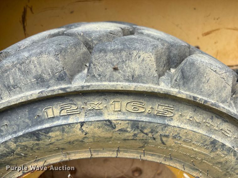 image for item EV2935 2006 Caterpillar 252B skid steer loader