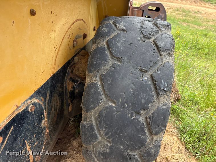 image for item EV2935 2006 Caterpillar 252B skid steer loader