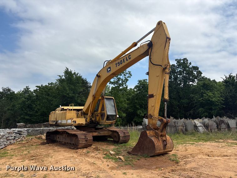image for item EV2937 1994 790E LC excavator