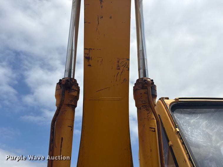image for item EV2937 1994 790E LC excavator