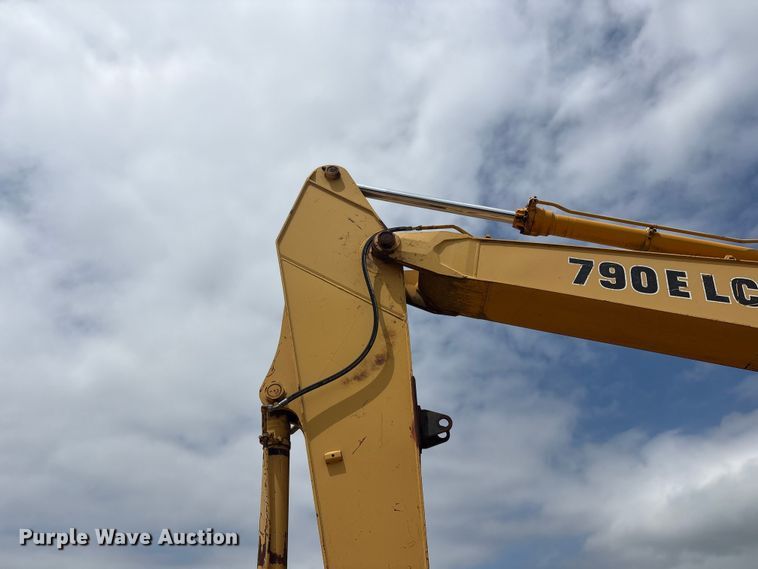 image for item EV2937 1994 790E LC excavator