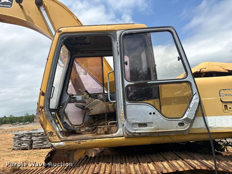 image for item EV2937 1994 790E LC excavator
