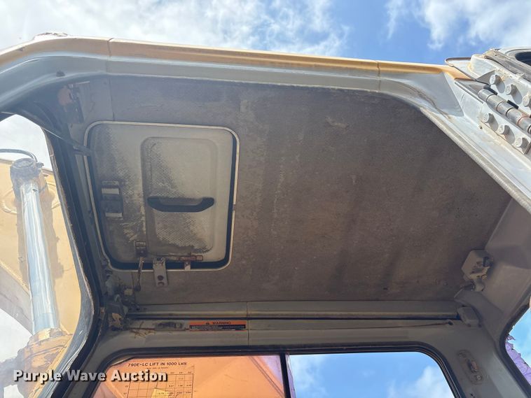 image for item EV2937 1994 790E LC excavator