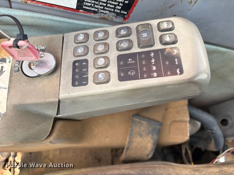 image for item EV2937 1994 790E LC excavator