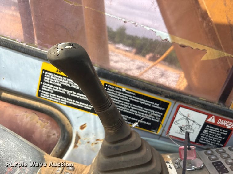 image for item EV2937 1994 790E LC excavator