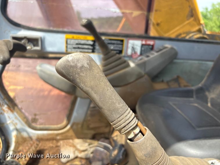 image for item EV2937 1994 790E LC excavator