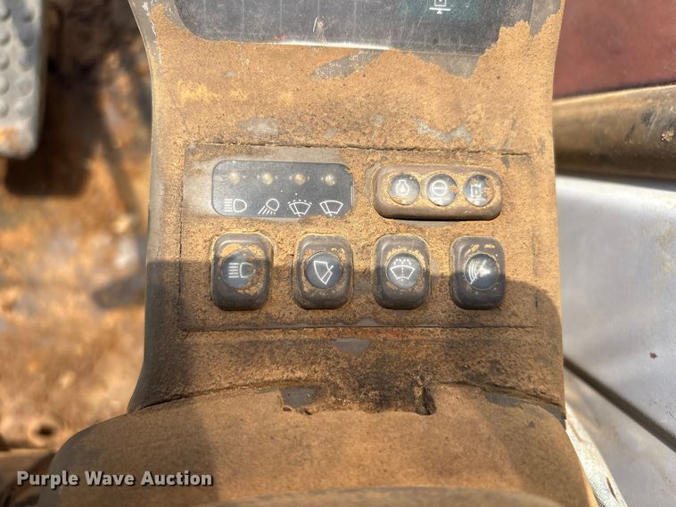 image for item EV2937 1994 790E LC excavator