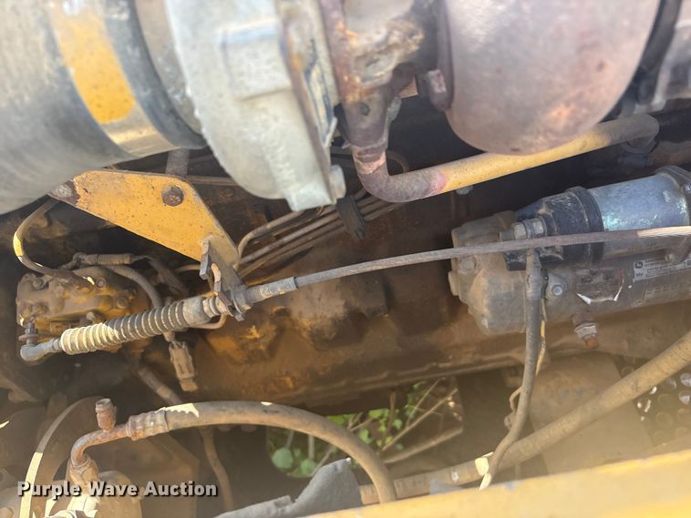 image for item EV2937 1994 790E LC excavator