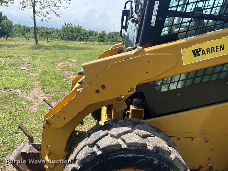 image for item EV2939 2015 Caterpillar 262D skid steer loader