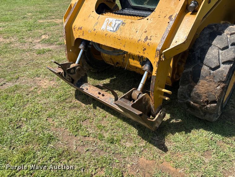 image for item EV2939 2015 Caterpillar 262D skid steer loader