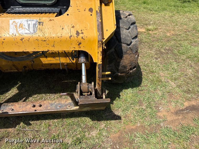 image for item EV2939 2015 Caterpillar 262D skid steer loader