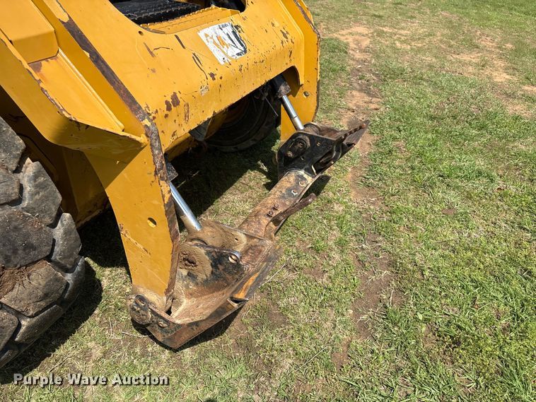 image for item EV2939 2015 Caterpillar 262D skid steer loader