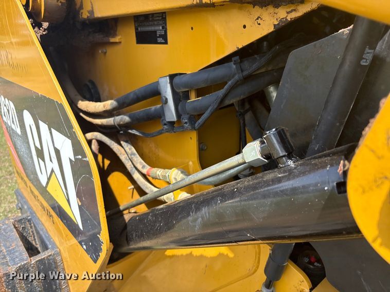 image for item EV2939 2015 Caterpillar 262D skid steer loader