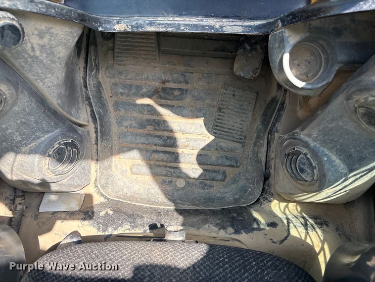 image for item EV2939 2015 Caterpillar 262D skid steer loader