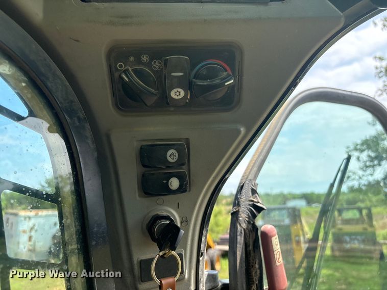 image for item EV2939 2015 Caterpillar 262D skid steer loader