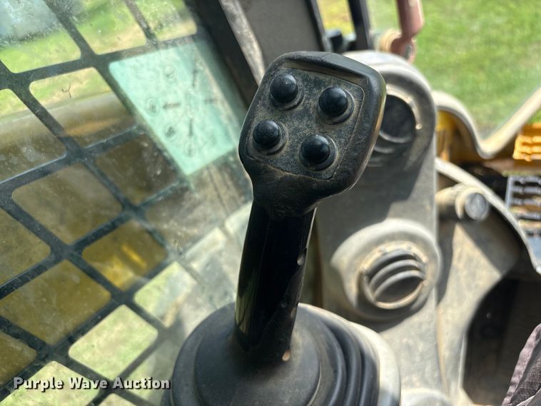 image for item EV2939 2015 Caterpillar 262D skid steer loader