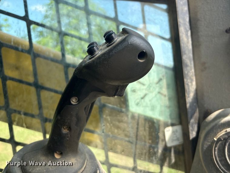 image for item EV2939 2015 Caterpillar 262D skid steer loader