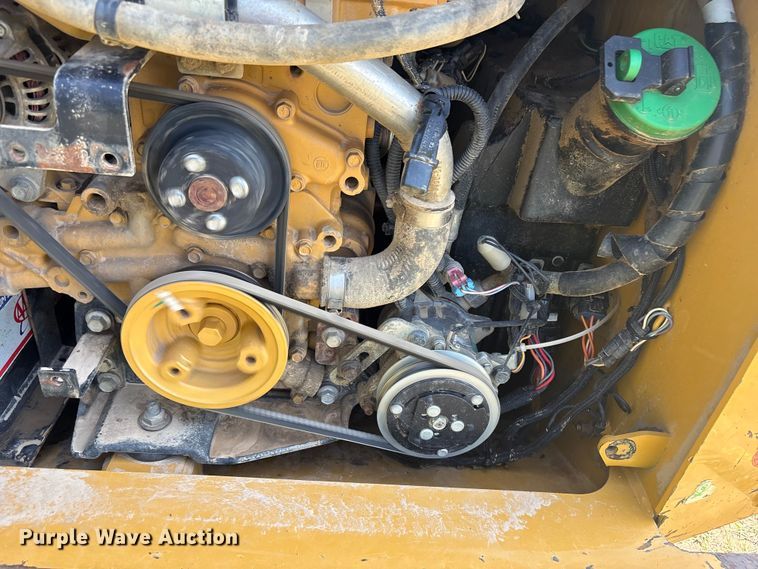 image for item EV2939 2015 Caterpillar 262D skid steer loader