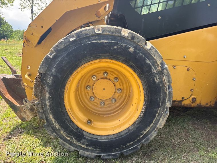 image for item EV2939 2015 Caterpillar 262D skid steer loader