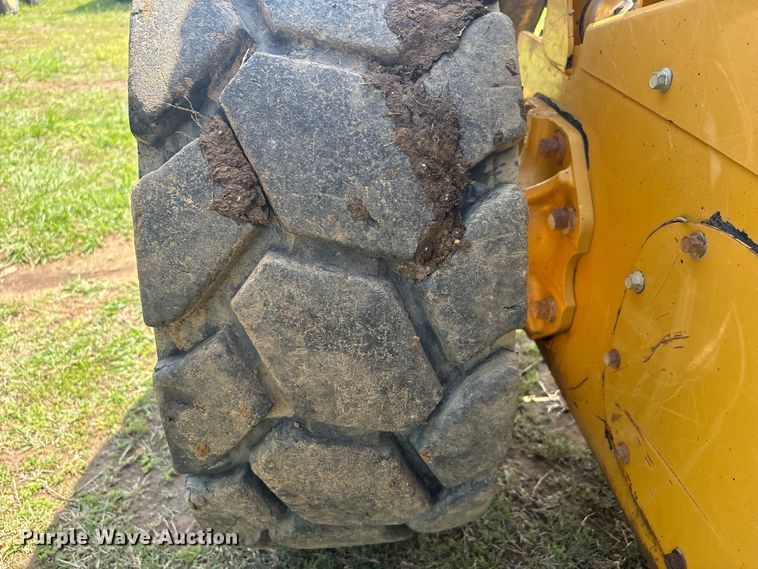 image for item EV2939 2015 Caterpillar 262D skid steer loader