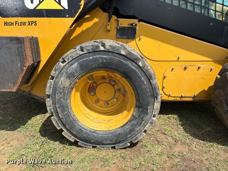 image for item EV2939 2015 Caterpillar 262D skid steer loader