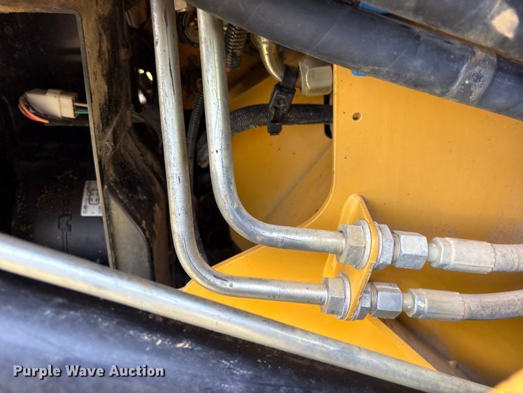 image for item EV2940 2015 Caterpillar 262D skid steer loader