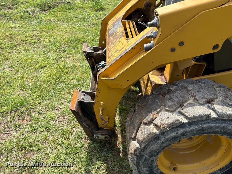 image for item EV2940 2015 Caterpillar 262D skid steer loader