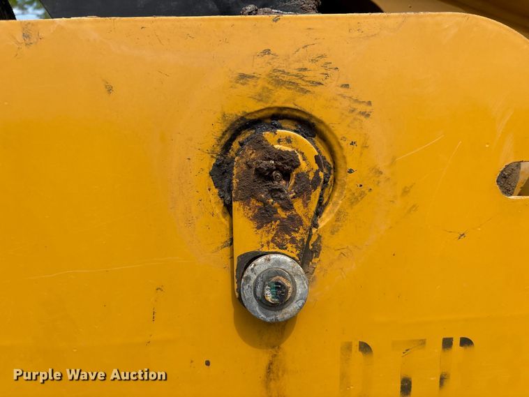 image for item EV2940 2015 Caterpillar 262D skid steer loader