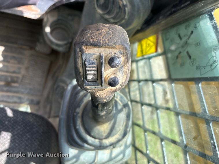 image for item EV2940 2015 Caterpillar 262D skid steer loader