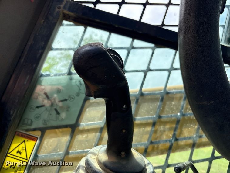 image for item EV2940 2015 Caterpillar 262D skid steer loader