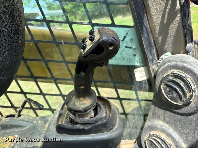 image for item EV2940 2015 Caterpillar 262D skid steer loader