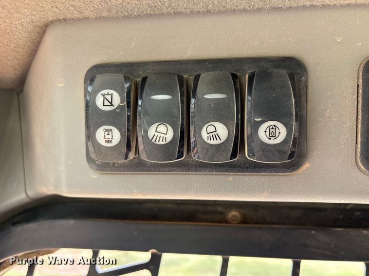 image for item EV2940 2015 Caterpillar 262D skid steer loader