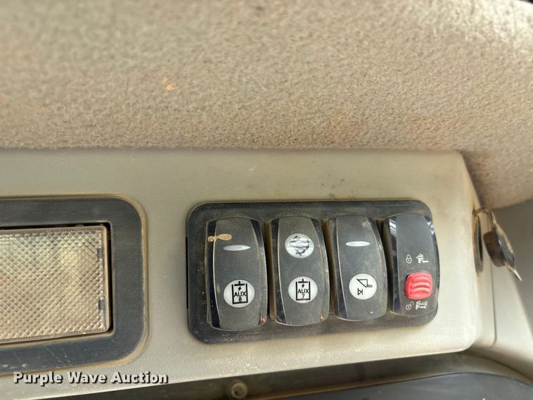 image for item EV2940 2015 Caterpillar 262D skid steer loader