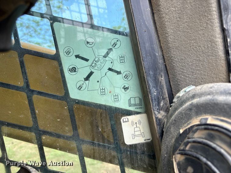 image for item EV2940 2015 Caterpillar 262D skid steer loader