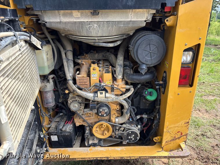 image for item EV2940 2015 Caterpillar 262D skid steer loader