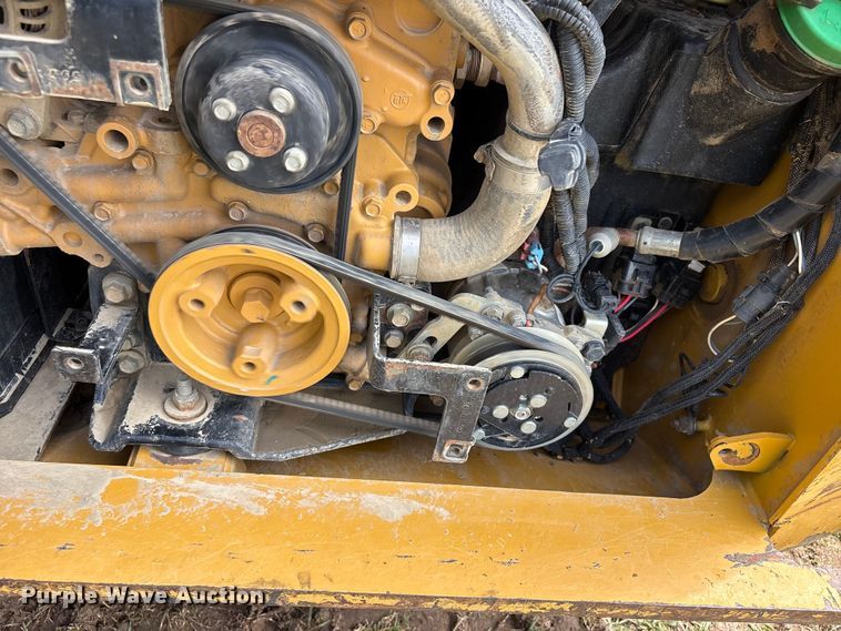 image for item EV2940 2015 Caterpillar 262D skid steer loader