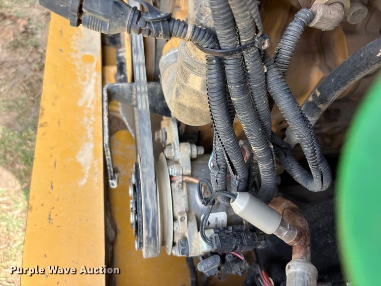 image for item EV2940 2015 Caterpillar 262D skid steer loader
