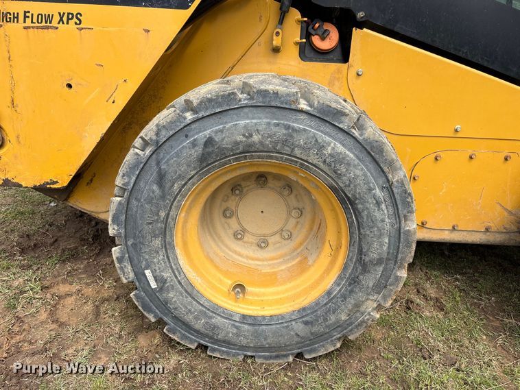 image for item EV2940 2015 Caterpillar 262D skid steer loader