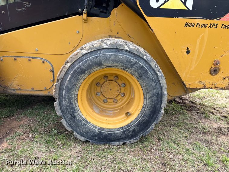 image for item EV2940 2015 Caterpillar 262D skid steer loader