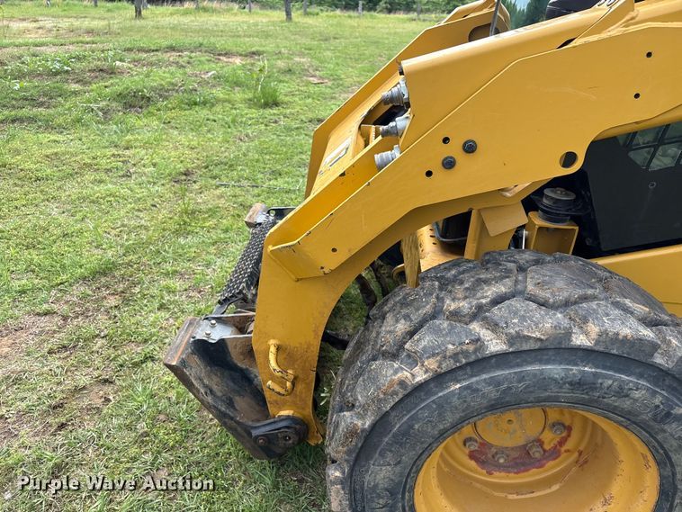 image for item EV2941 2019 Caterpillar 262D skid steer loader