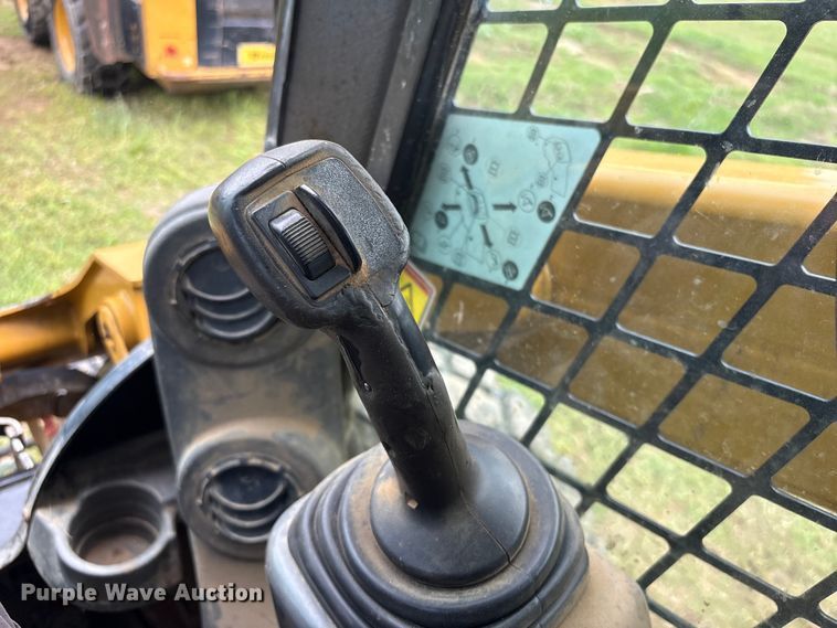 image for item EV2941 2019 Caterpillar 262D skid steer loader