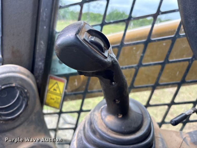 image for item EV2941 2019 Caterpillar 262D skid steer loader