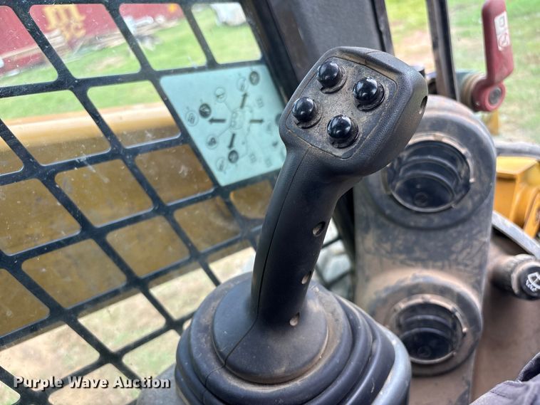 image for item EV2941 2019 Caterpillar 262D skid steer loader