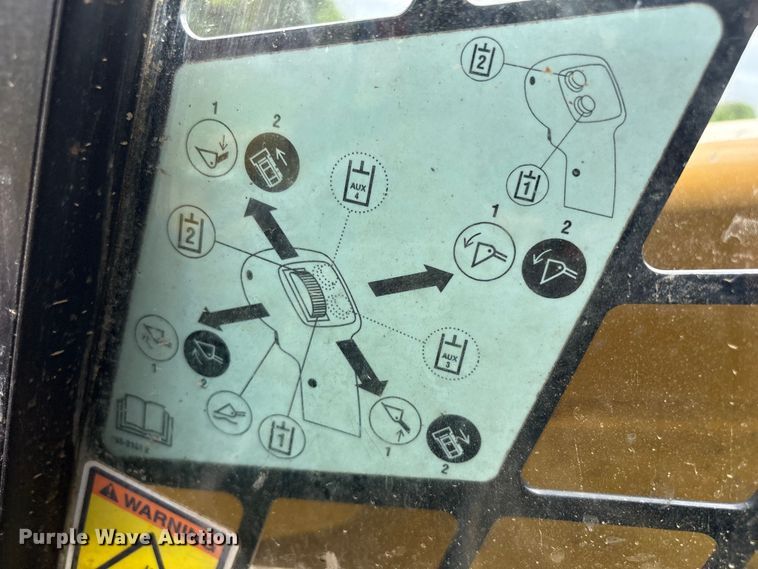 image for item EV2941 2019 Caterpillar 262D skid steer loader