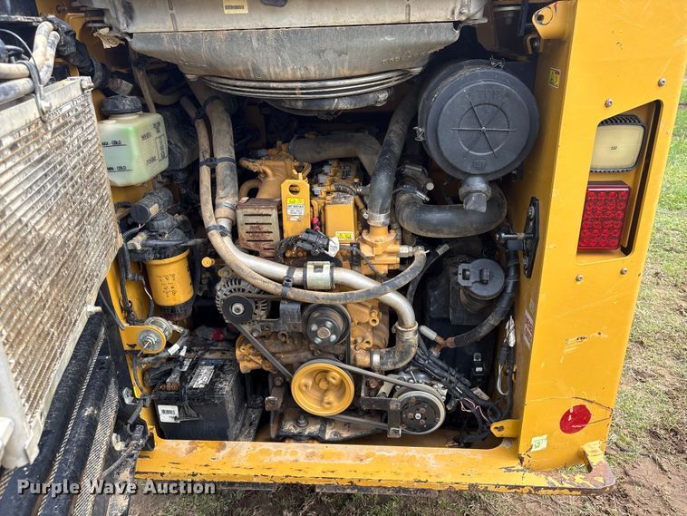image for item EV2941 2019 Caterpillar 262D skid steer loader